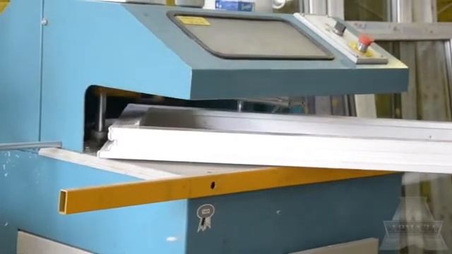 Производство пластиковых окон - снятие заусенец